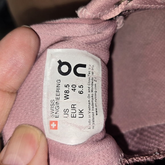 On Running Women's Shoes in Mauve and Charcoal - Picture 10 of 10